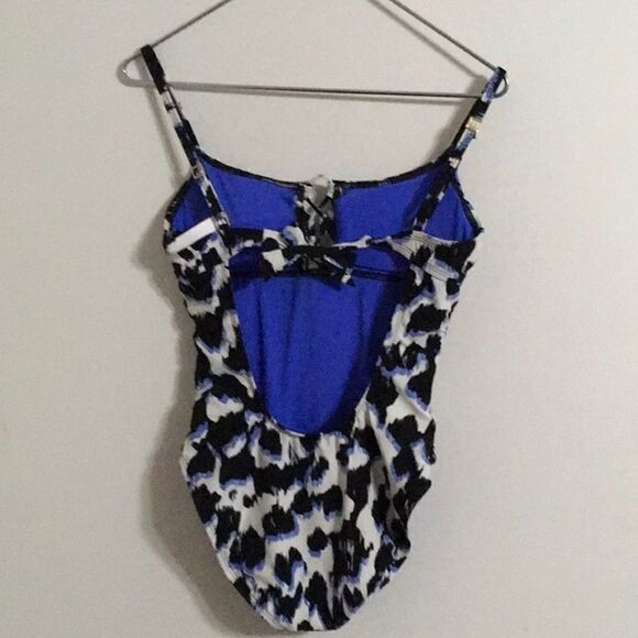 New La Blanca swimsuit. - Picture 5 of 7